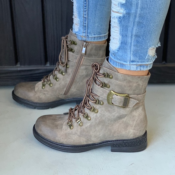 Military Ready For Action Distressed Combat Boot - Picture 3 of 5